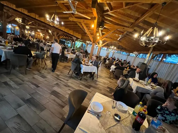 Kapri Restaurant Guests